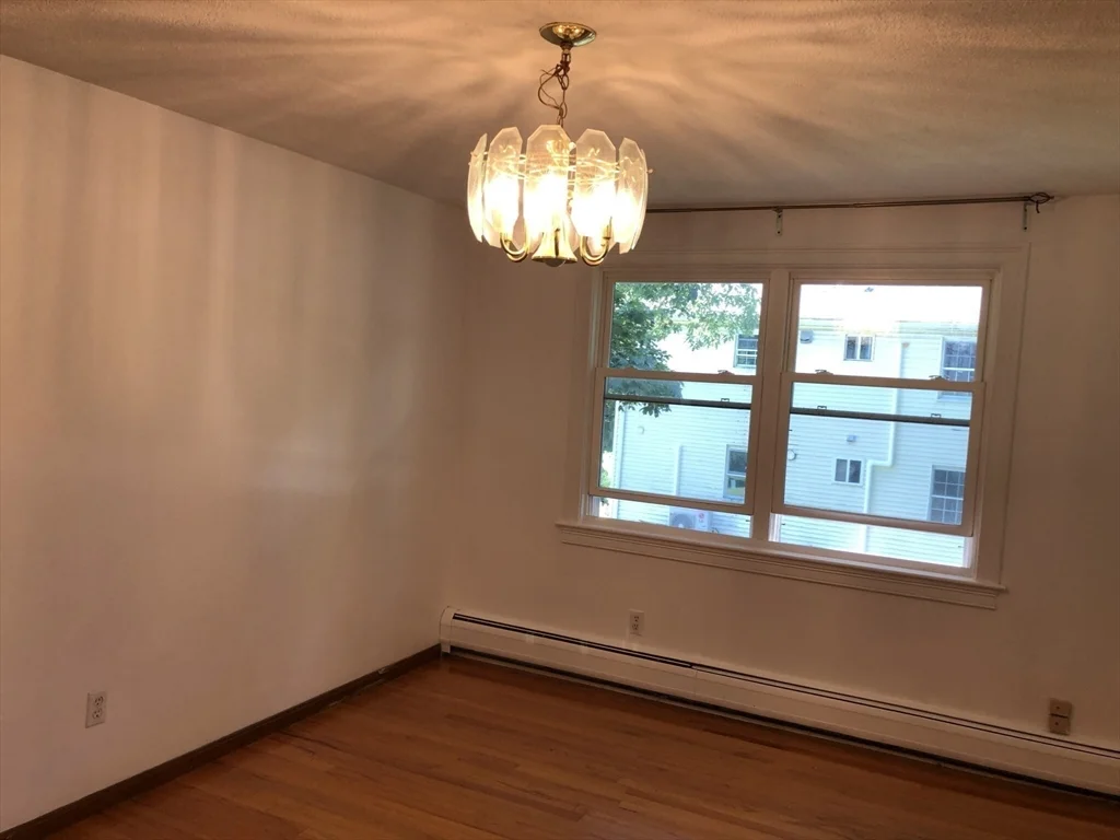 3 bed, 1 bath apartment for rent at 1195 Boylston St Unit 1195, Newton Upper Falls — photo 5 of 13