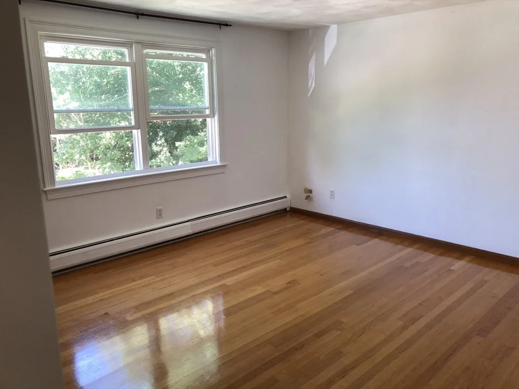 3 bed, 1 bath apartment for rent at 1195 Boylston St Unit 1195, Newton Upper Falls — photo 7 of 13