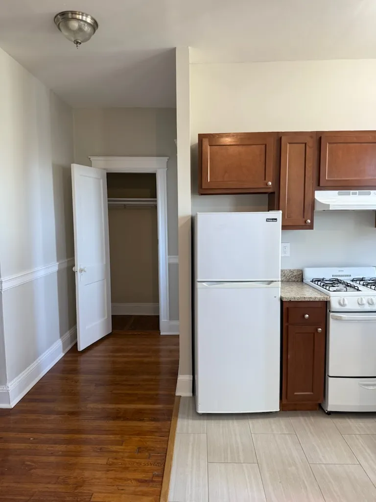 Studio bed, 1 bath apartment for rent at 1195 Commonwealth Ave Unit 22, Brighton — photo 9 of 14
