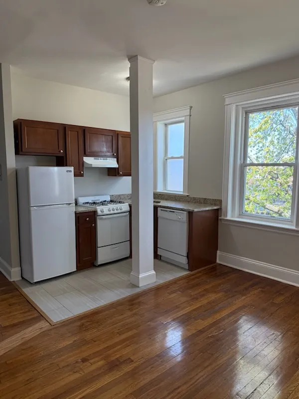 Studio bed, 1 bath apartment for rent at 1195 Commonwealth Ave Unit 22, Brighton — photo 7 of 14