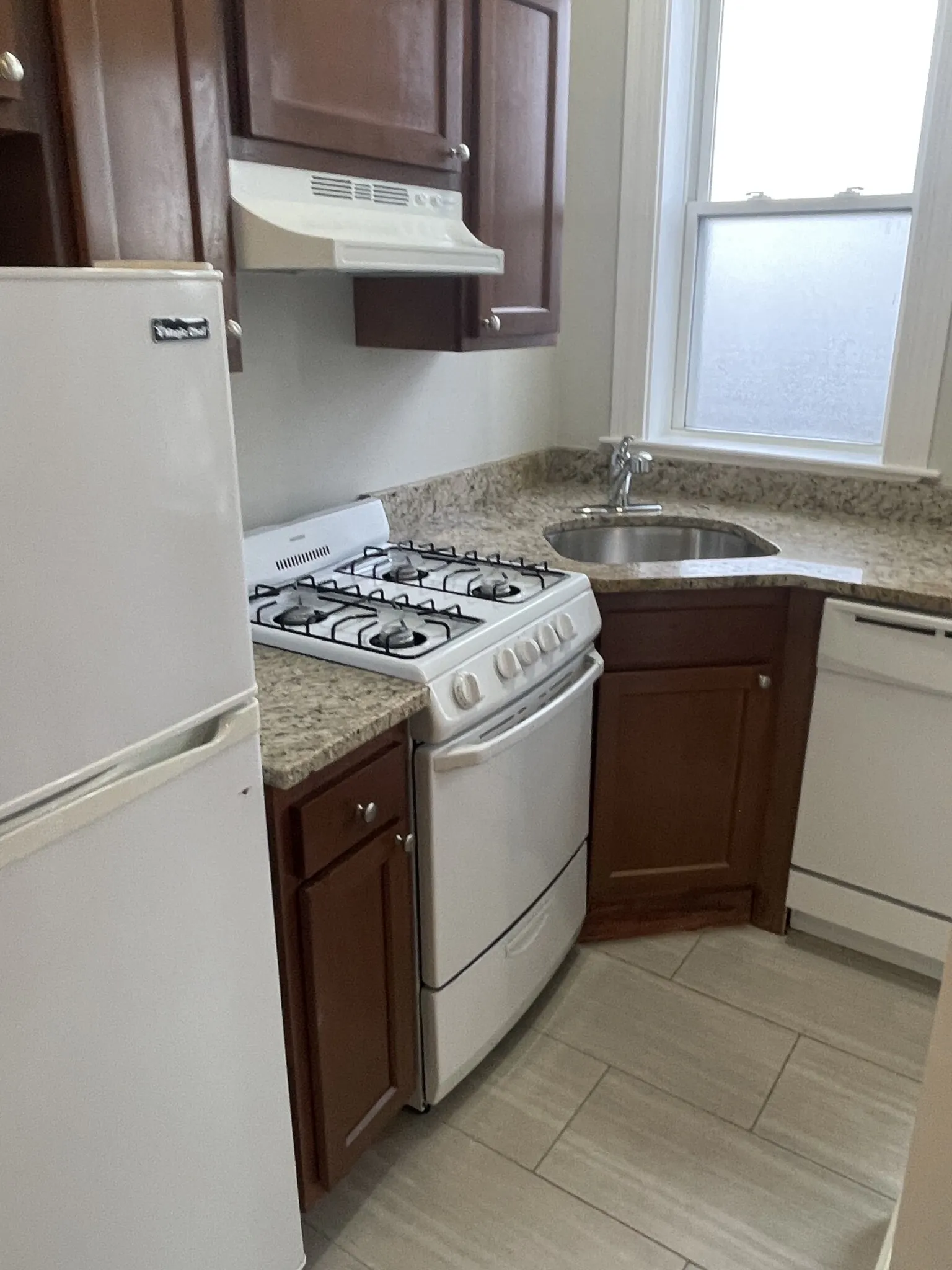Studio bed, 1 bath apartment for rent at 1195 Commonwealth Ave Unit 22, Brighton — photo 3 of 14