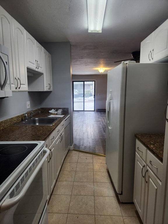 2 bed, 1 bath apartment for rent at 1195 Grafton St Unit 2, Worcester — photo 2 of 19