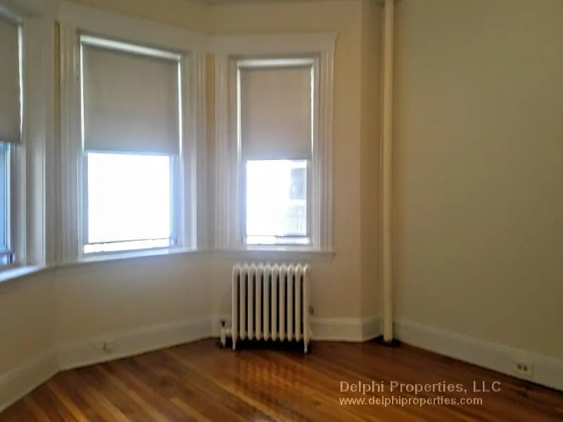 Studio bed, 1 bath apartment for rent at 1197 Boylston St Unit 2, Fenway — photo 3 of 4