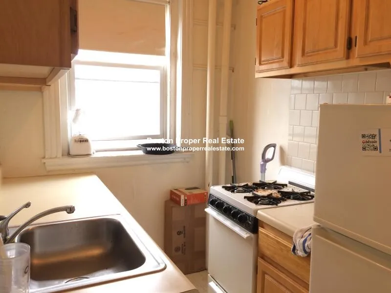 Studio bed, 1 bath apartment for rent at 1197 Boylston St Unit 22, Fenway — photo 2 of 7