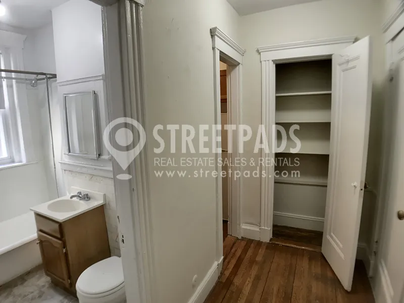 Studio bed, 1 bath apartment for rent at 1197 Boylston St Unit 27, Fenway — photo 7 of 21
