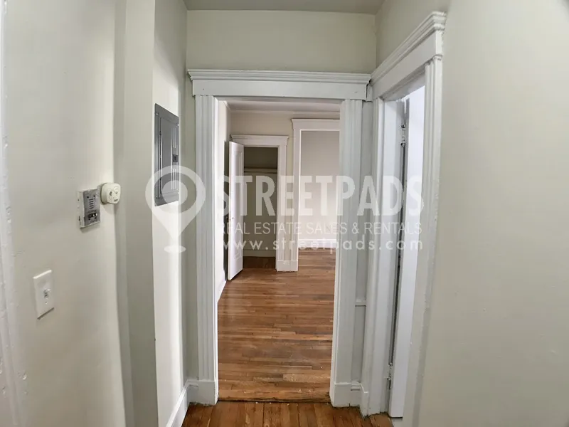 Studio bed, 1 bath apartment for rent at 1197 Boylston St Unit 27, Fenway — photo 10 of 21