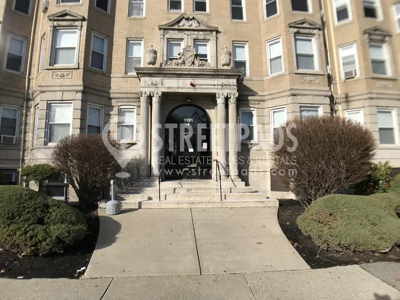 Studio bed, 1 bath apartment for rent at 1197 Boylston St Unit 27, Fenway — photo 13 of 21