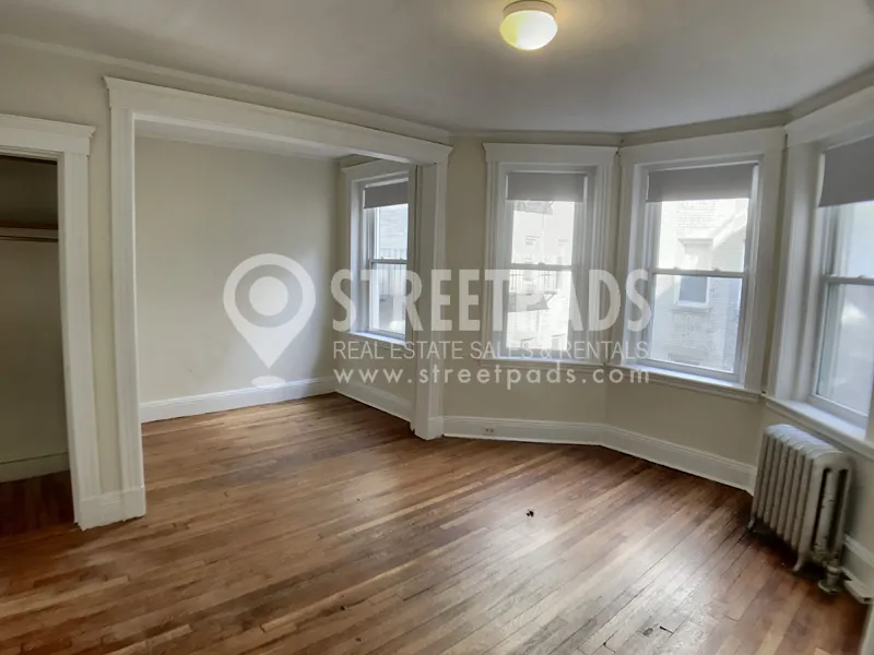 Studio bed, 1 bath apartment for rent at 1197 Boylston St Unit 27, Fenway