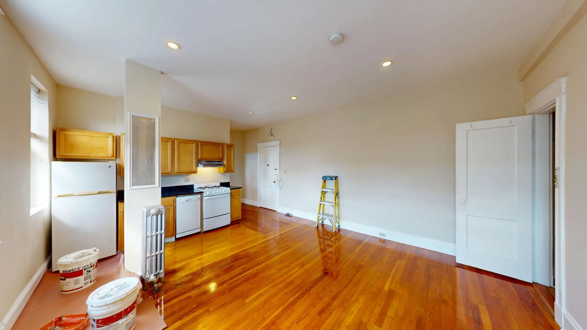 Studio bed, 1 bath apartment for rent at 1197 Commonwealth Ave Unit 10, Allston — photo 2 of 8