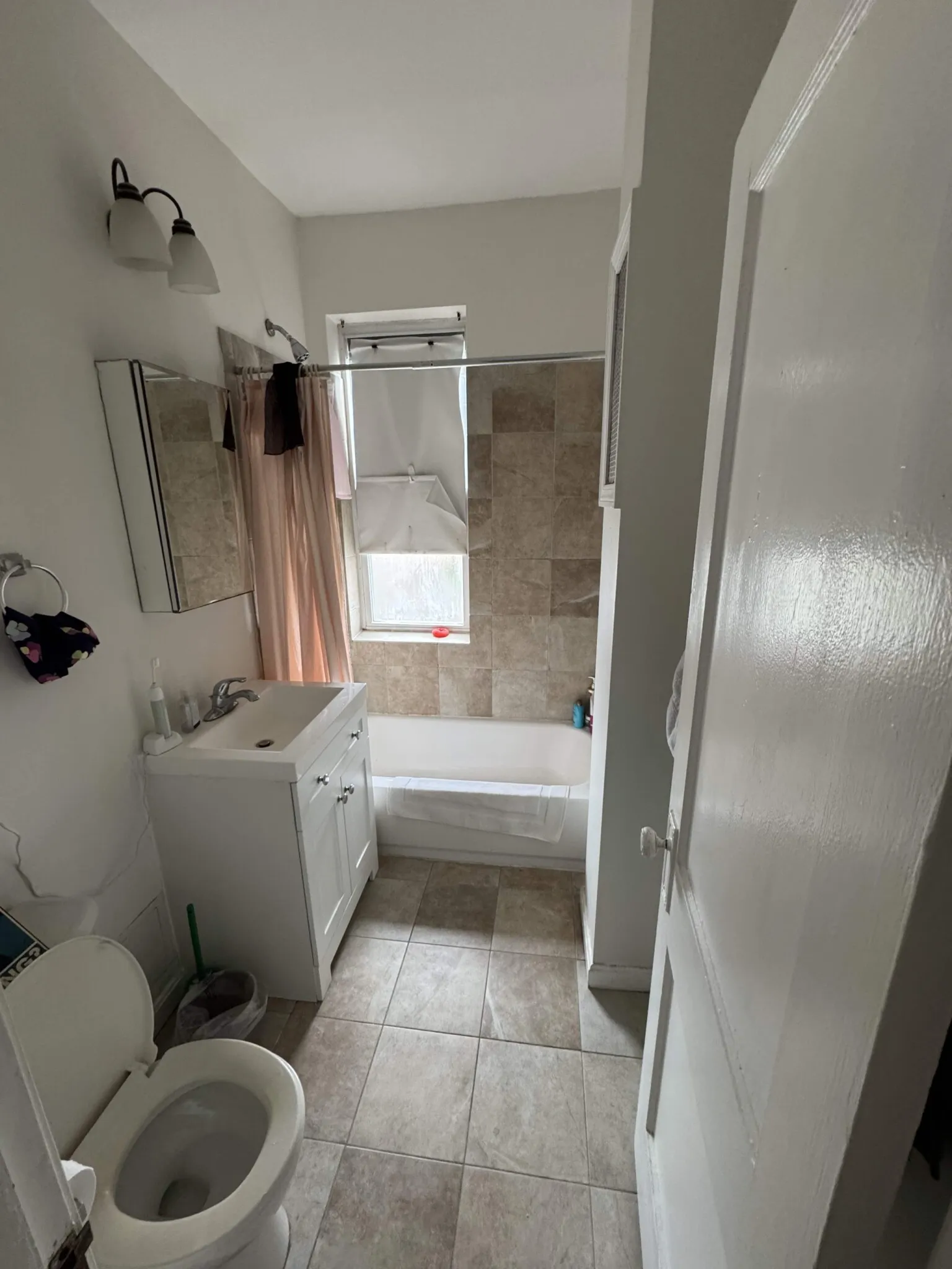 2 bed, 1 bath apartment for rent at 1197 Commonwealth Ave Unit 18, Allston — photo 2 of 20