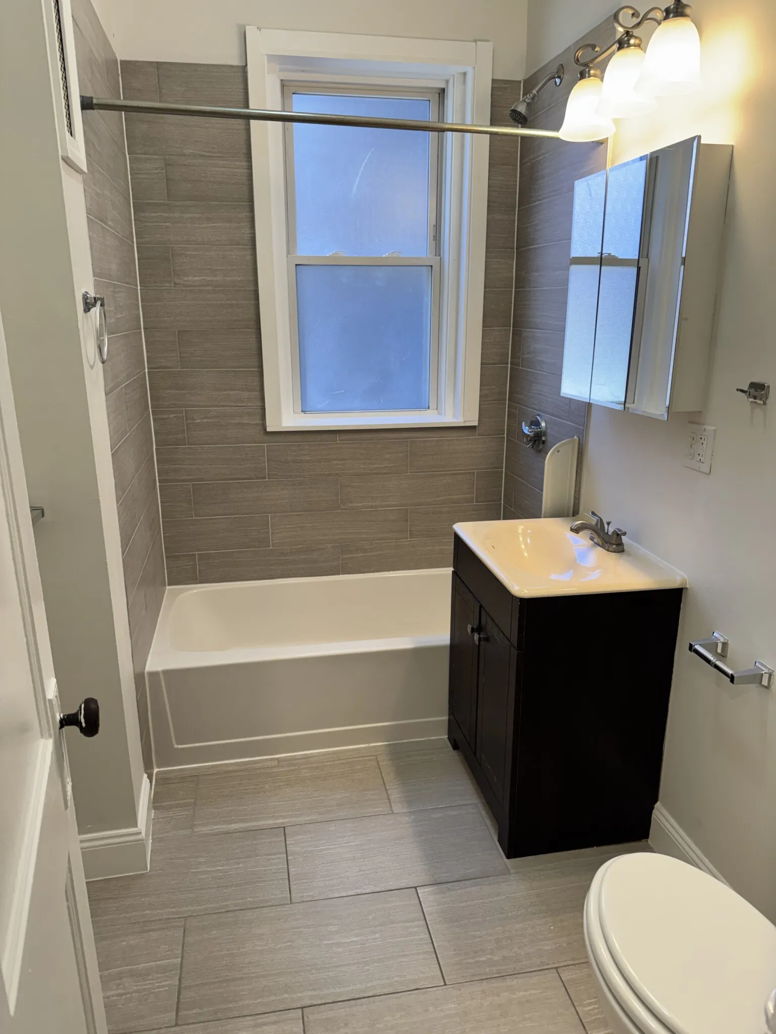 1 bed, 1 bath apartment for rent at 1197 Commonwealth Ave Unit 4, Allston — photo 3 of 14