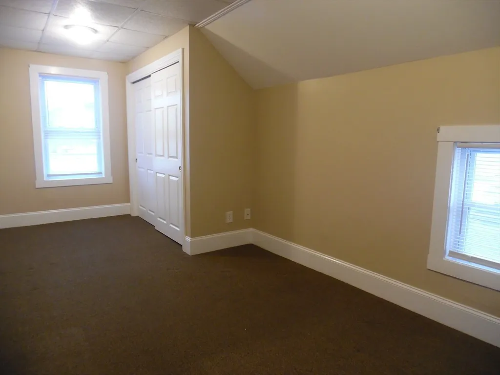3 bed, 1 bath apartment for rent at 1199 Rodman St Unit 3, Fall River — photo 4 of 8