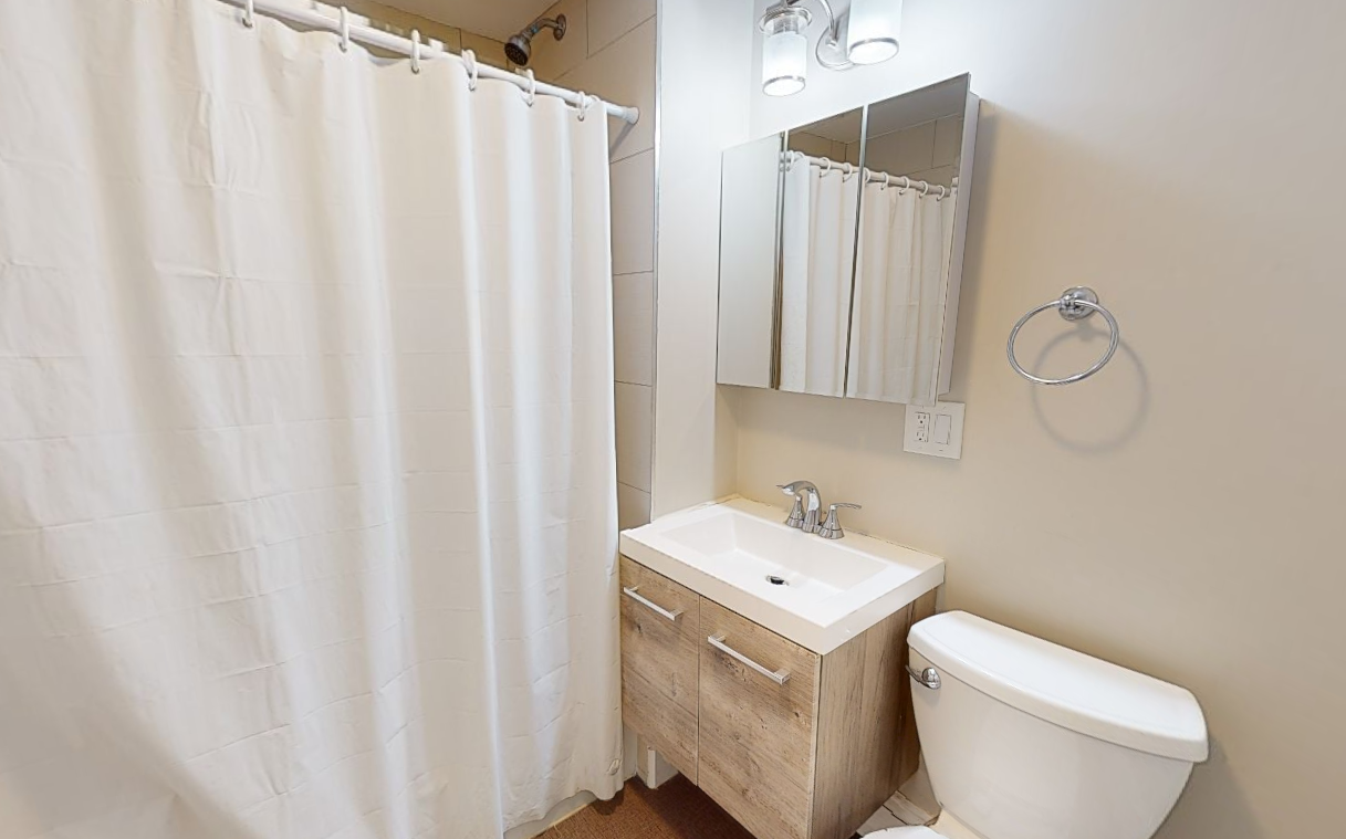 3 bed, 2 bath apartment for rent at 11a Beacon St Unit 1, Ward Two — photo 9 of 17
