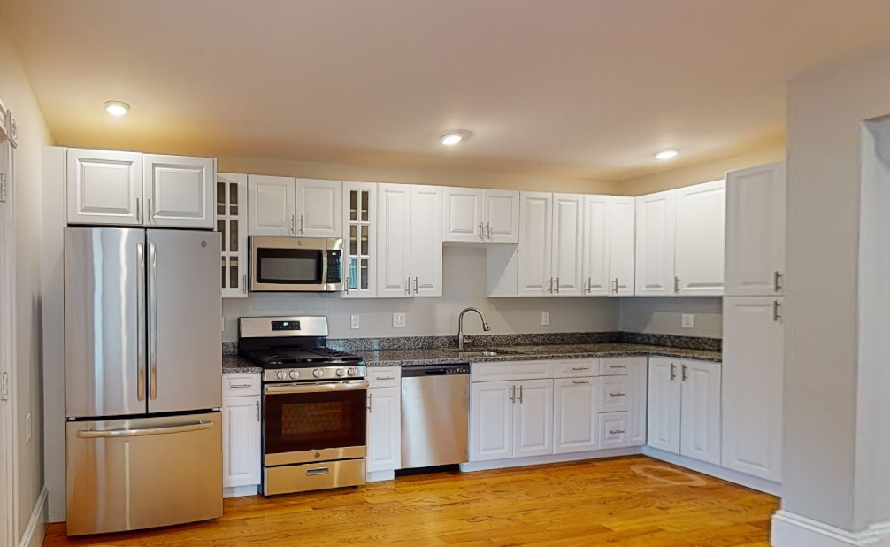 3 bed, 2 bath apartment for rent at 11a Beacon St Unit 1, Ward Two — photo 1 of 17