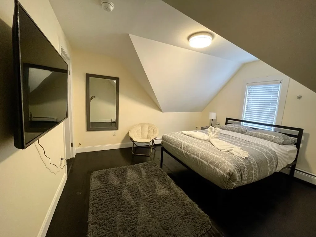 6 bed, 3 bath apartment for rent at 11A Bowdoin Ave Unit 2B, Dorchester — photo 25 of 33