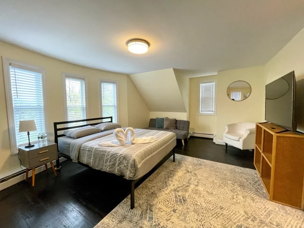 6 bed, 3 bath apartment for rent at 11A Bowdoin Ave Unit 2B, Dorchester — photo 22 of 33