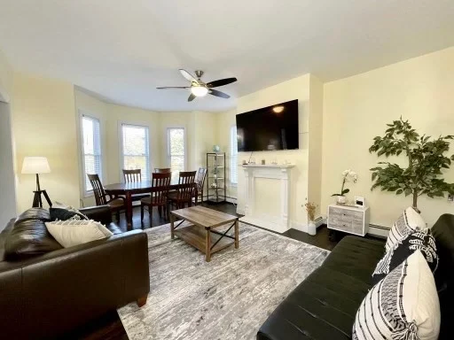 6 bed, 3 bath apartment for rent at 11A Bowdoin Ave Unit 2B, Dorchester — photo 1 of 33