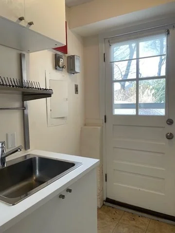 Studio bed, 1 bath apartment for rent at 11A Briarfield Rd Unit A, Milton — photo 6 of 9