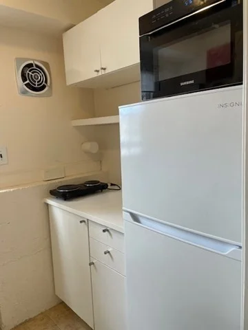 Studio bed, 1 bath apartment for rent at 11A Briarfield Rd Unit A, Milton — photo 7 of 9