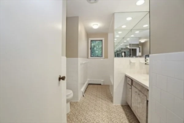 3 bed, 1 bath apartment for rent at 11A Centre Ln Unit 11A, West Roxbury — photo 11 of 20