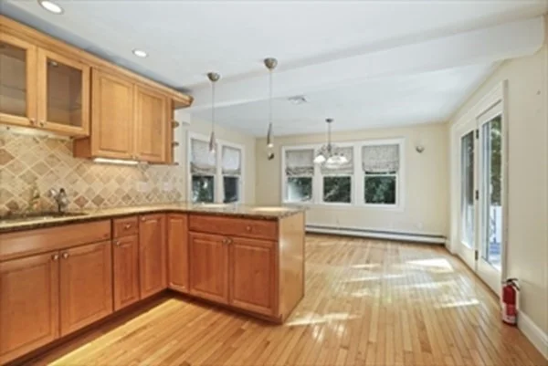 3 bed, 1 bath apartment for rent at 11A Centre Ln Unit 11A, West Roxbury — photo 9 of 20