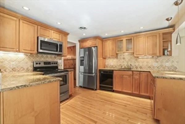 3 bed, 1 bath apartment for rent at 11A Centre Ln Unit 11A, West Roxbury — photo 7 of 20
