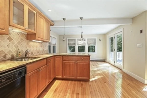 3 bed, 1 bath apartment for rent at 11A Centre Ln Unit 11A, West Roxbury — photo 10 of 20
