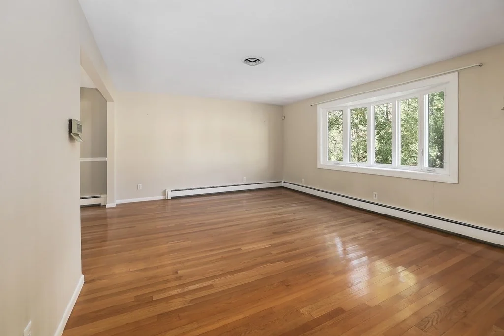 3 bed, 1 bath apartment for rent at 11A Centre Ln, West Roxbury — photo 3 of 20