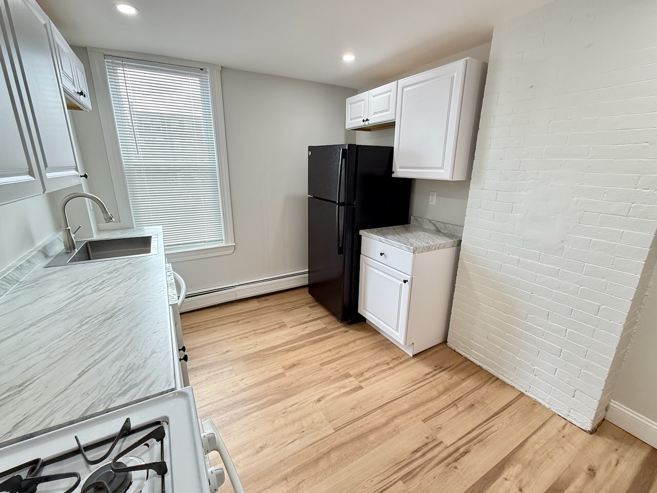 3 bed, 1 bath apartment for rent at 11A Linden St Unit 2, Allston — photo 3 of 7