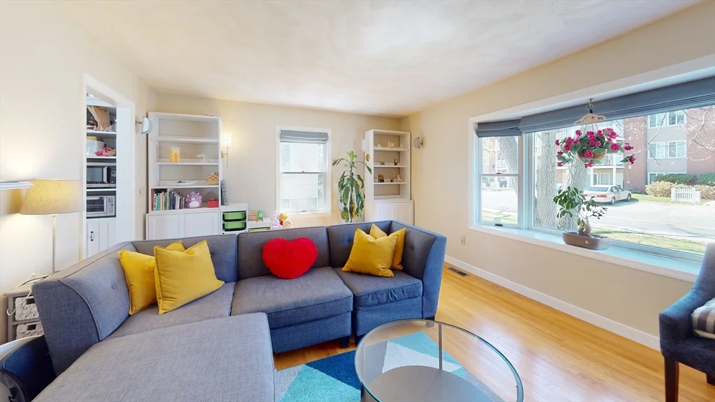 3 bed, 2 bath apartment for rent at 11A Pearl, North Woburn — photo 3 of 12