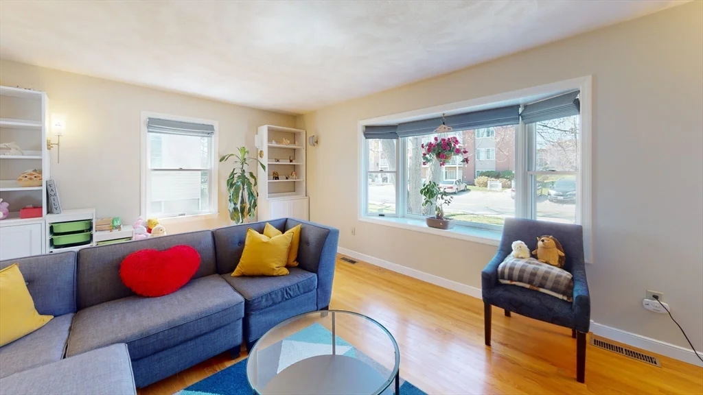 3 bed, 2 bath apartment for rent at 11A Pearl St Unit 0, Woburn — photo 9 of 13