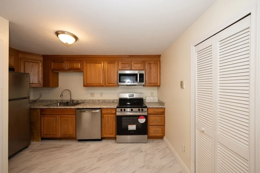 2 bed, 2 bath apartment for rent at 11B Gibbs St Unit 28, Worcester — photo 2 of 14
