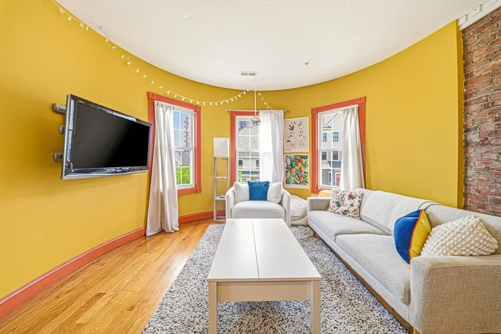 2 bed, 1 bath apartment for rent at 12-14 Everett St Unit 202, Allston — photo 3 of 27