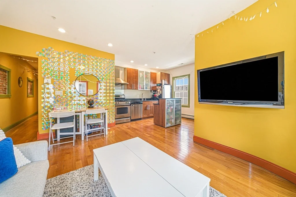 2 bed, 1 bath apartment for rent at 12-14 Everett St Unit 202, Allston — photo 6 of 27