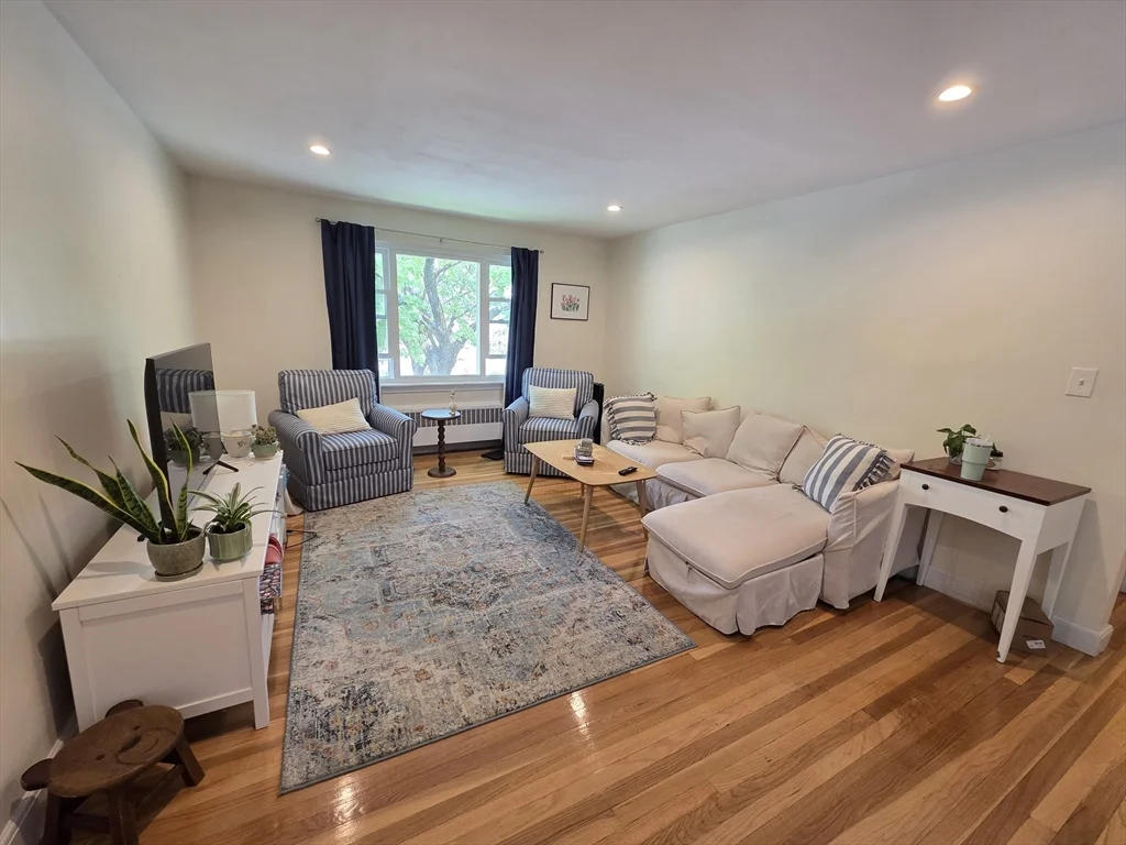 3 bed, 1 bath apartment for rent at 12-14 Louise Rd Unit 14, Chestnut Hill — photo 3 of 16