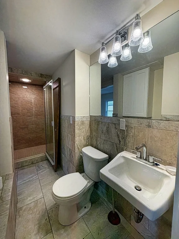 2 bed, 1 bath apartment for rent at 12-14 Mckenn St Unit 4, Waltham — photo 8 of 11