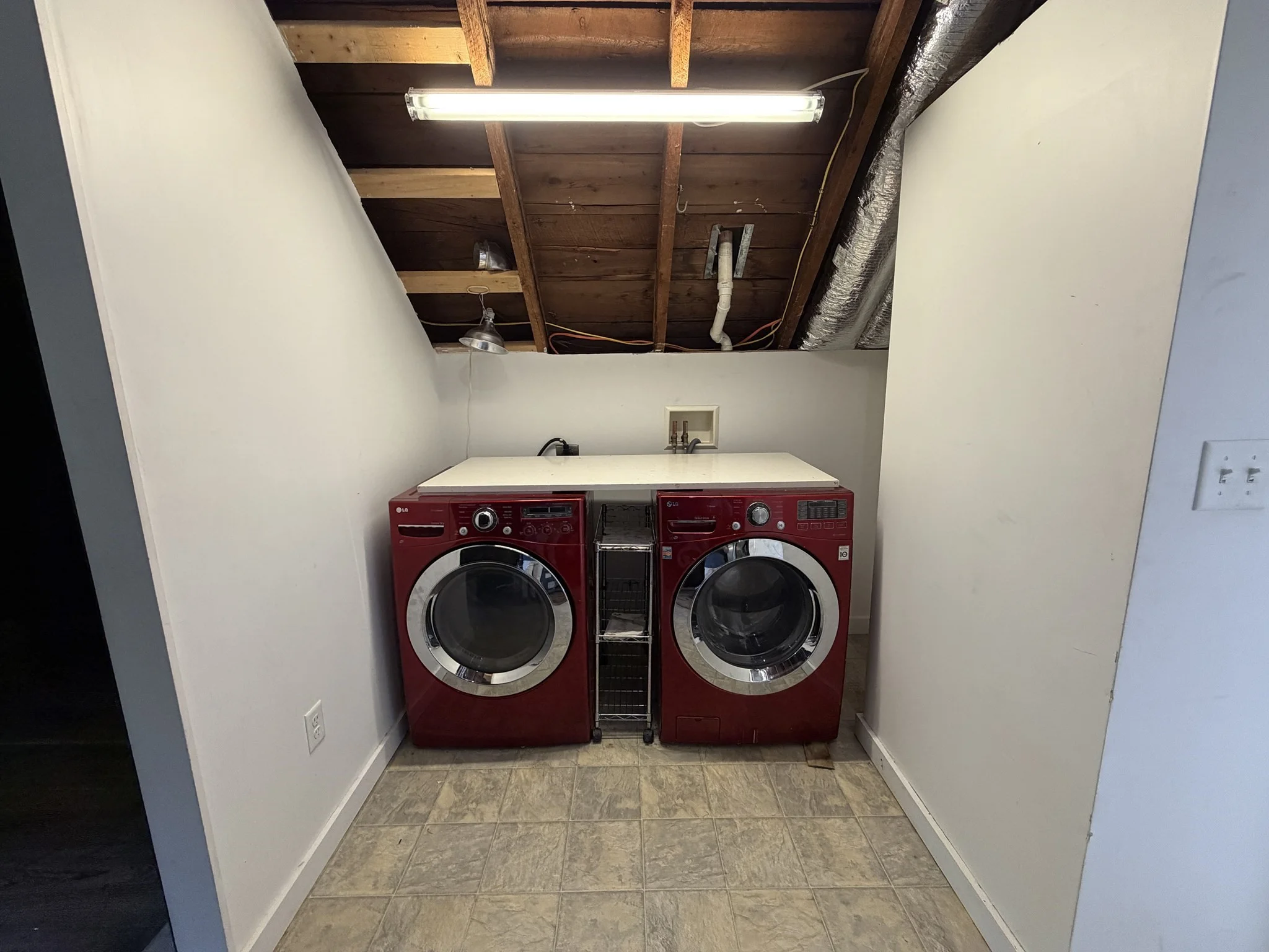 4 bed, 2 bath apartment for rent at 12-14 Warwick Rd Unit 14, Belmont — photo 24 of 27