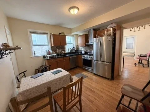 4 bed, 1 bath apartment for rent at 12-14 Weld Hill Unit 1, Jamaica Plain — photo 6 of 12