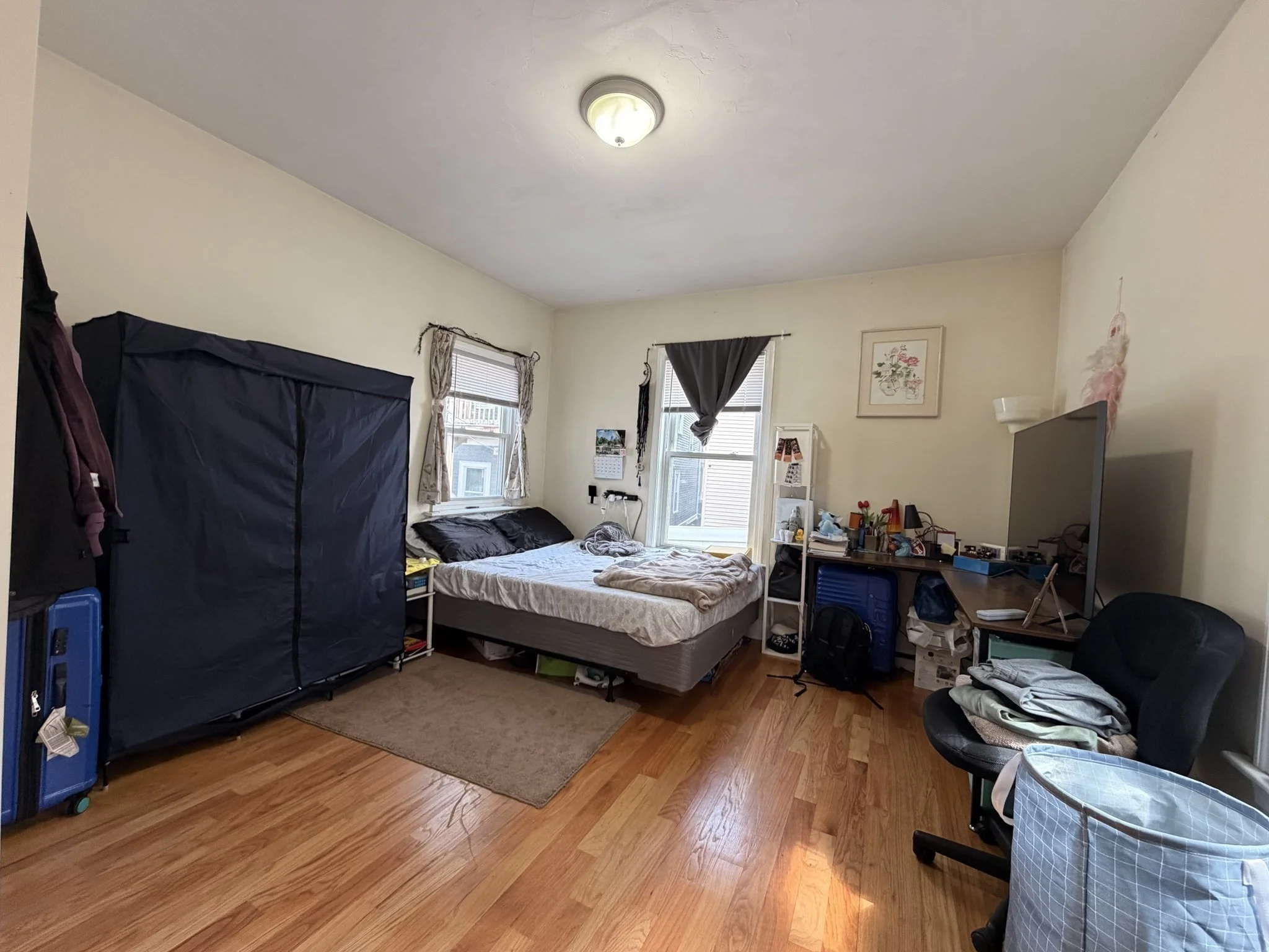 4 bed, 1 bath apartment for rent at 12-14 Weld Hill Unit 1, Jamaica Plain — photo 11 of 12