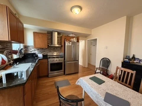 4 bed, 1 bath apartment for rent at 12-14 Weld Hill Unit 1, Jamaica Plain — photo 7 of 12