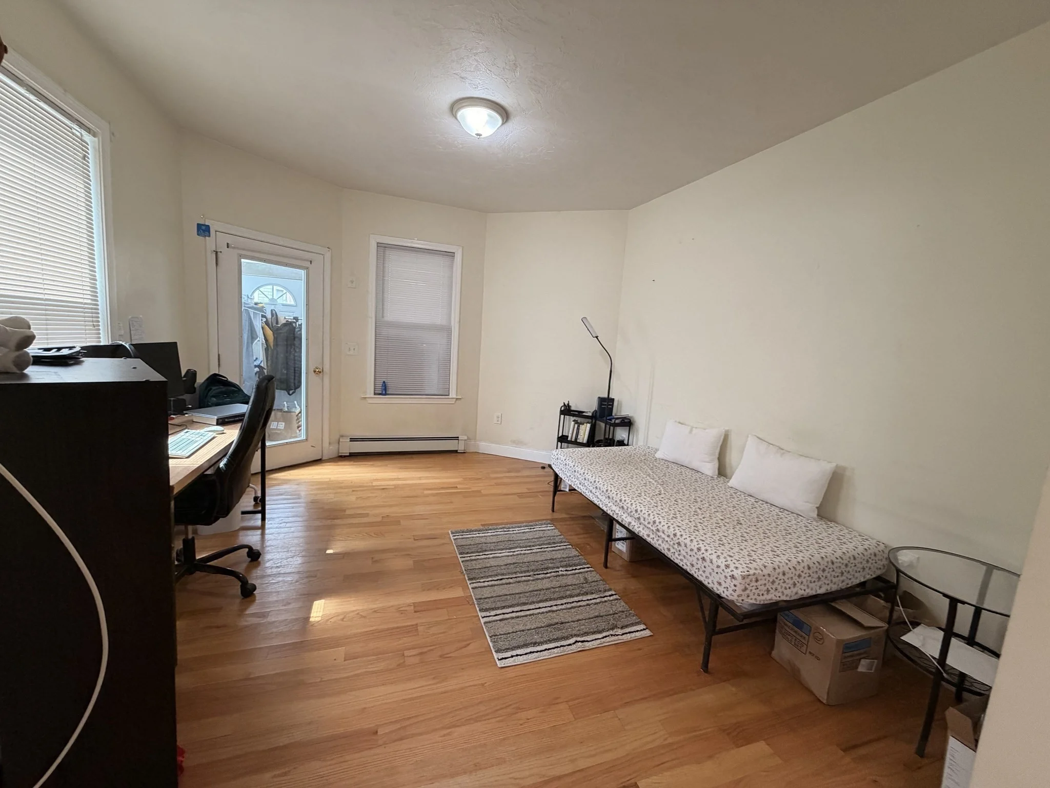 4 bed, 1 bath apartment for rent at 12-14 Weld Hill Unit 1, Jamaica Plain — photo 3 of 12