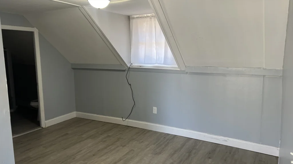 2 bed, 1 bath apartment for rent at 12.5 Benefit St Unit 2, Worcester — photo 4 of 10