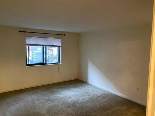 2 bed, 2 bath apartment for rent at 12 9th St Unit 1, Medford — photo 2 of 9