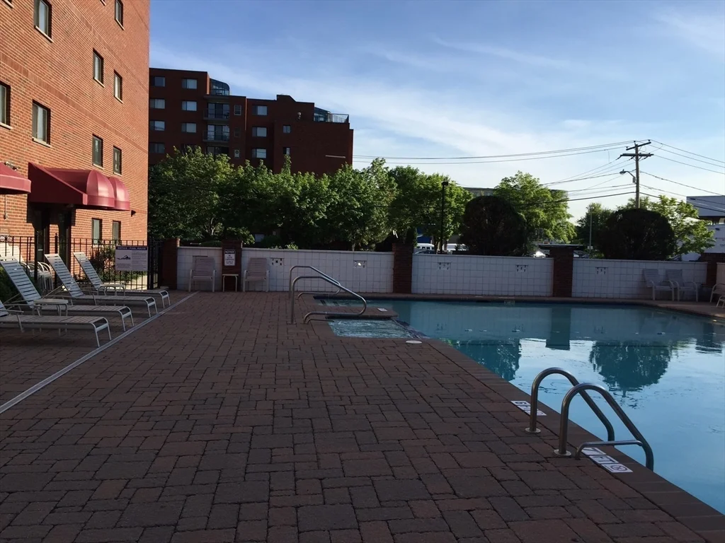2 bed, 2 bath apartment for rent at 12 9th St Unit 305, Medford — photo 10 of 11