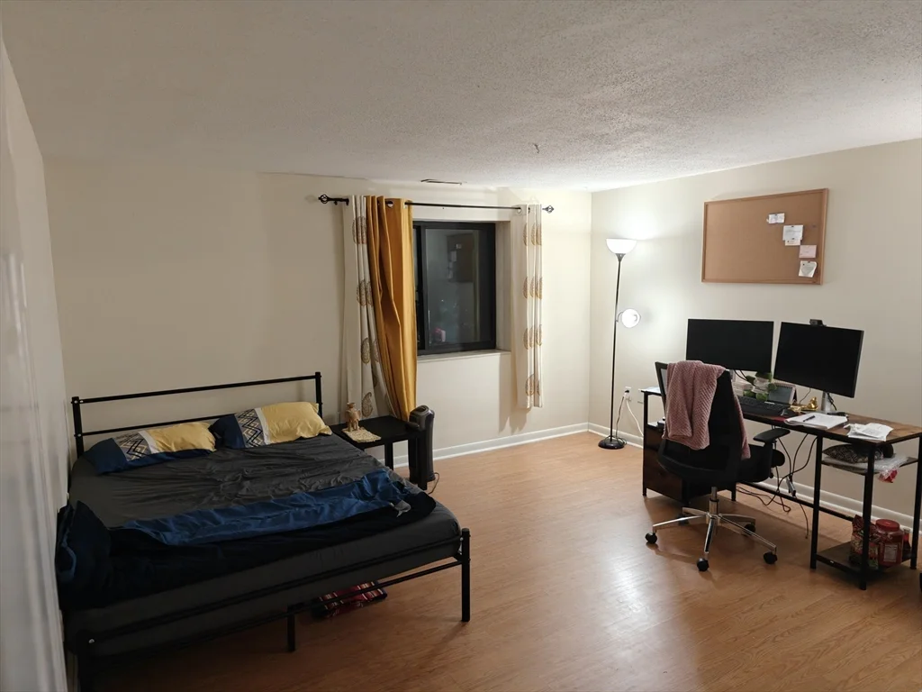2 bed, 2 bath apartment for rent at 12 9th St Unit 305, Medford — photo 3 of 11