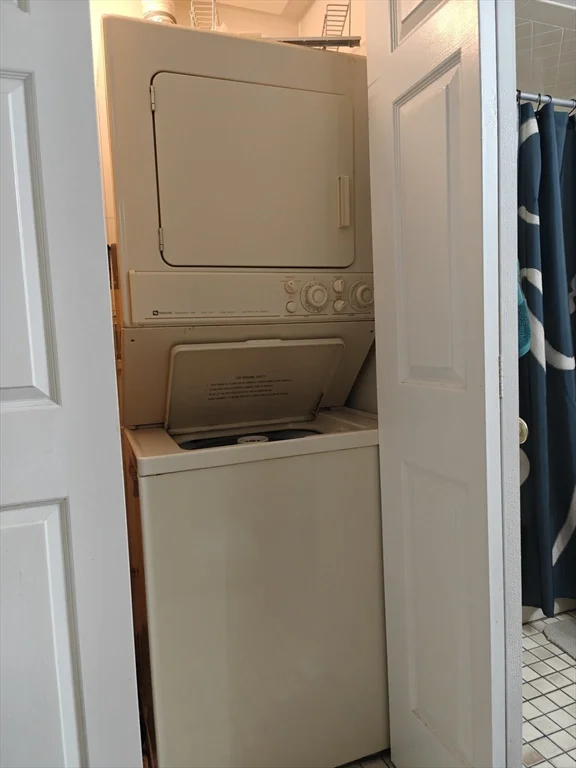 2 bed, 2 bath apartment for rent at 12 9th St Unit 305, Medford — photo 7 of 11