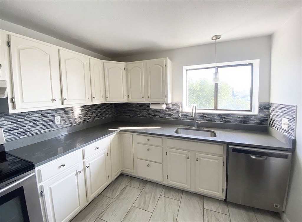 2 bed, 2 bath apartment for rent at 12 9th St Unit 401, Medford — photo 6 of 15