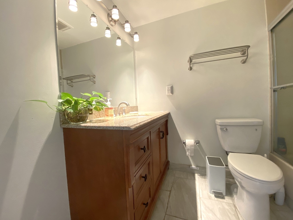 2 bed, 2 bath apartment for rent at 12 9th St Unit 401, Medford — photo 9 of 15