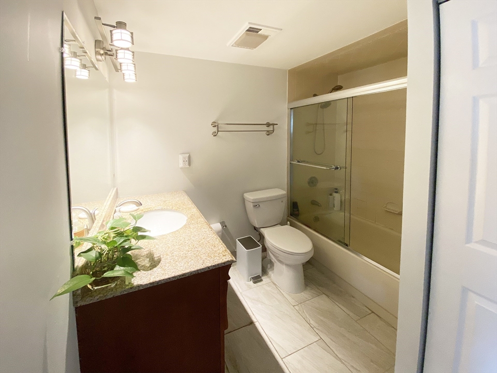 2 bed, 2 bath apartment for rent at 12 9th St Unit 401, Medford — photo 12 of 15