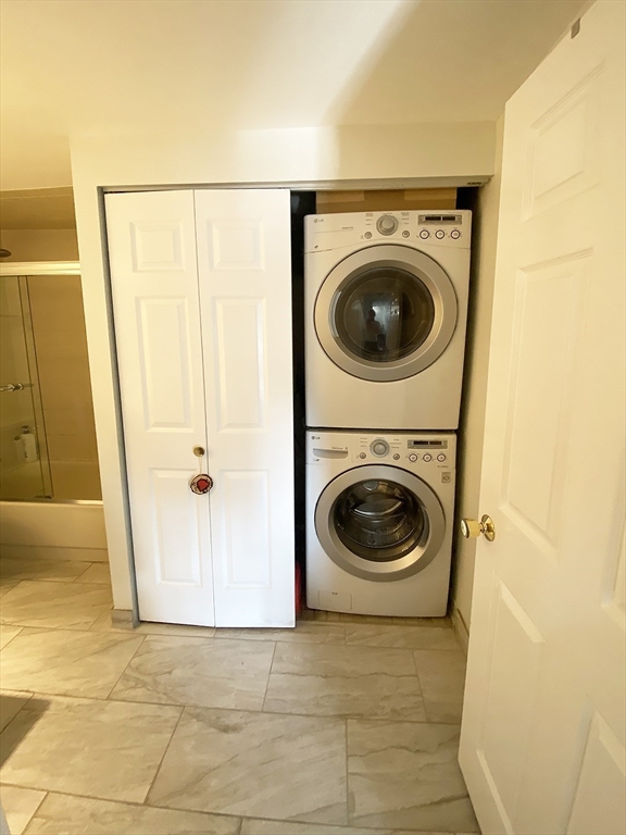 2 bed, 2 bath apartment for rent at 12 9th St Unit 401, Medford — photo 10 of 15